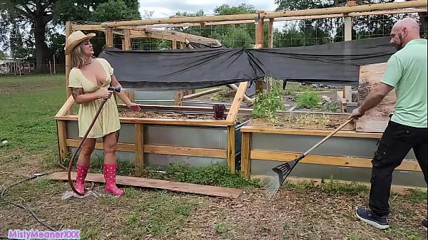 Slutty Garden MILF fucks the Landscaper and SQUIRTS everywhere