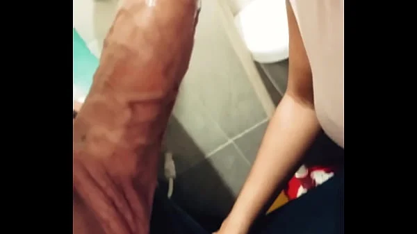 سكس مصرى سماح شرموطة المنصورة تتناك فى المخزن نيك جامد اااه حطهولى فى طيزى