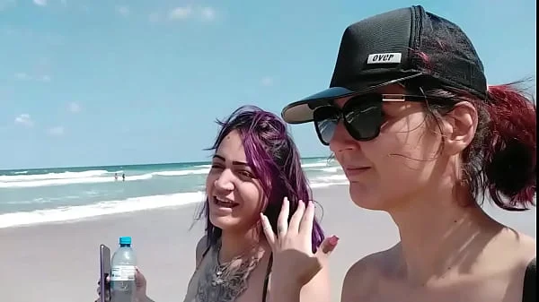 Aquele passeio em uma praia liberal