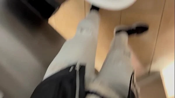 Public lesbian sex in amusement park (real)