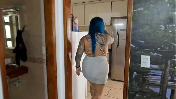 Cheeky Bunny se prepara para fazer seu primeiro anal