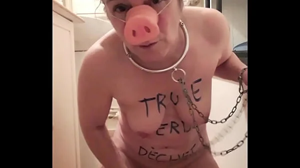 Esclave F autoséance de soumission en mode truie