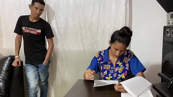 follo con la profesora para que me suba las notas y no poder reprovar el año escolar