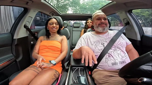 Ela acabou de entrar no mundo adulto e caiu dentro do carro da putaria - Millena Gomes