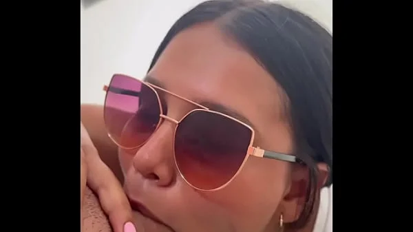 LATINA CACHONDA ES FOLLLADA EN PUBLICO POR SU AMANTE