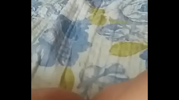 Moça se masturbando