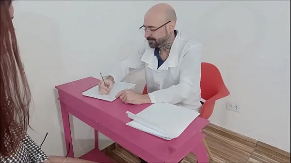 Vazou! vídeo do doutor fazendo exame admissional e foi aprovada!