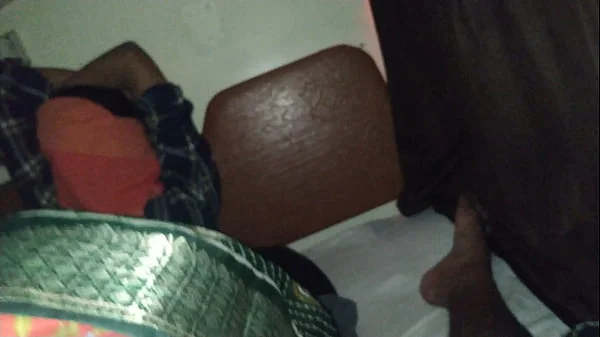 Fucking a Indian mature aunty in bus real scene