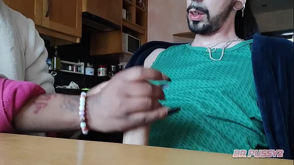 MASTURBEI O MELHOR AMIGO DO MEU MARIDO E DEIXEI ELE FILMAR SEM O CORNO SABER