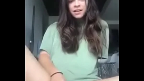 Linda MILF masturbándose