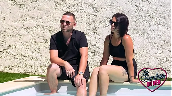Ava, une libertine très coquine qui adore s'exhiber