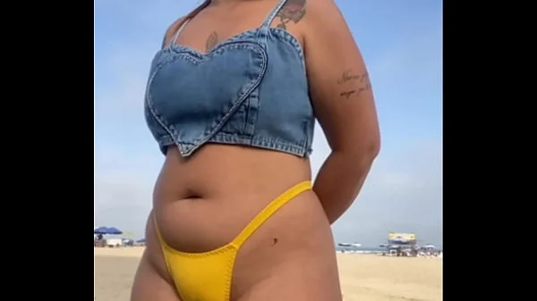 FIZ O CARA FICAR DE PAU DURO NA PRAIA