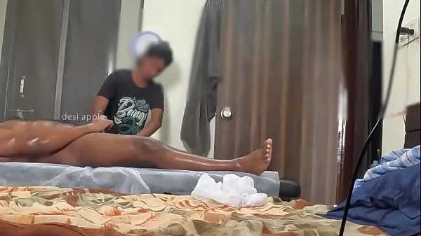 spa girl got surprised seeing small black dick