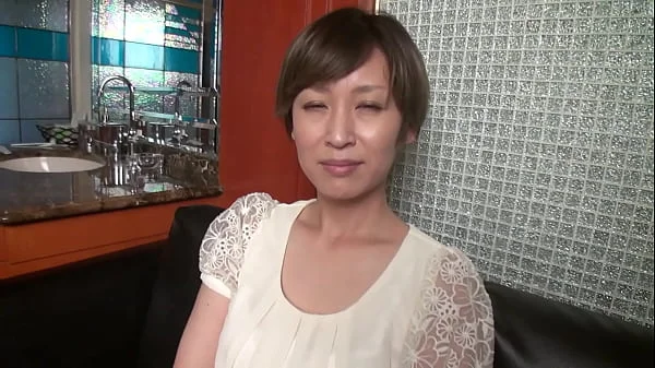 不倫の最中に旦那に電話をかける人妻3 - 本橋知佳 1