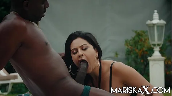 MARISKAX Mariska gets fucked by black cock outside