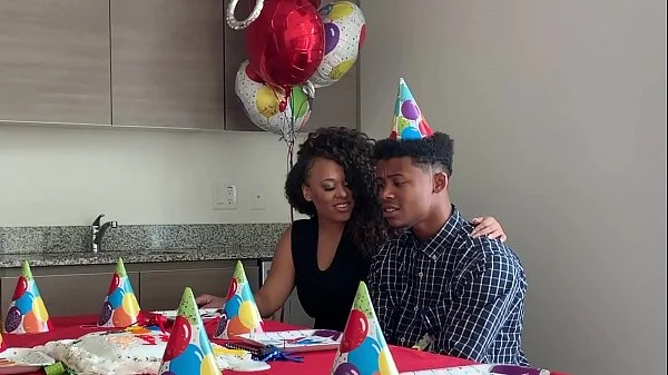 nobody came to my birthday party (instagram @lastlild)