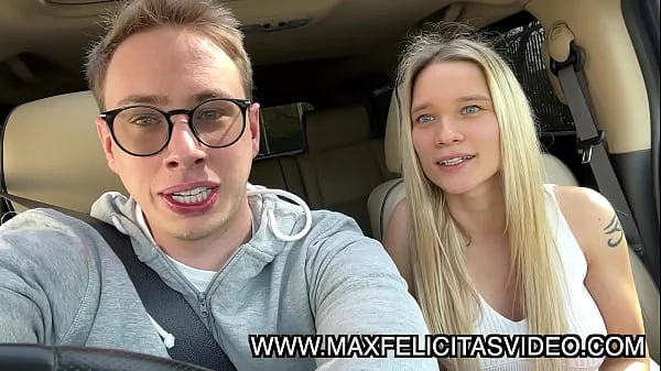 LA TETTONA ITALIANA AZZURRA EYES SI MOSTRA IN TUTTO IL SUO SPLENDORE DENTRO HUMMER DI MAX FELICITAS CHE SI SEGA IN MACCHINA