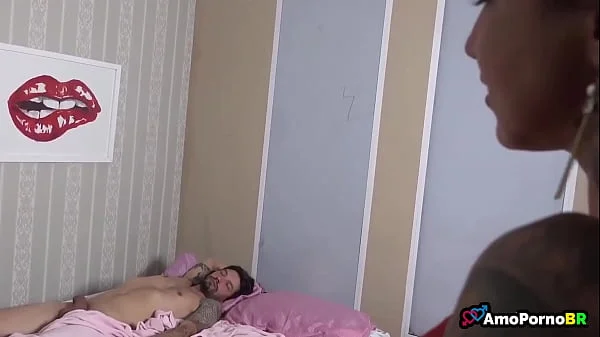 Novinha provoca sua outra namorada e ela da troca que merece